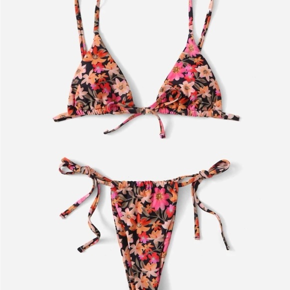 SOLD bikini set - Picture 2 of 2